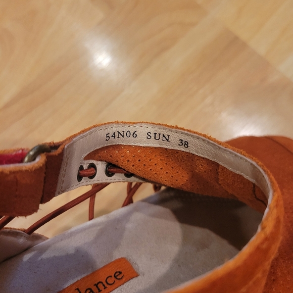 Sundance Suede Strappy Open Toe Wedge Sandal Size 38 - Picture 4 of 13